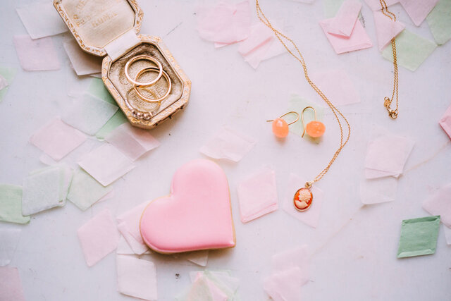 Carito-Photography-WeddingPhotographerMunich-BambergerHaus-Vietnamese-MyHan-HQ24_1920px_fridas-schmuck-trauringe-eheringe-verlobungsringe-münchen